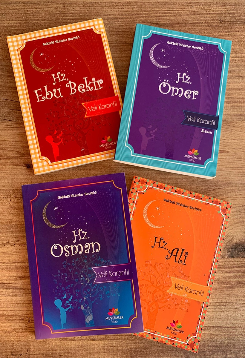 Gökteki Yıldızlar – 9 Yaş Üzeri Çocuklar İçin Dini Kitap Seti Çocuklar için dört halifenin hayatını anlatan 4 kitaplık dini set