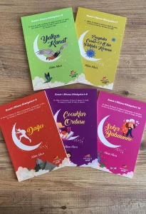 Çocuklara Allah’ın 5 güzel ismini hikâyelerle anlatan Esma-i Hüsna Hikayeleri'nin devamında: "Çocuklar Ordusu, Dağcı, Şeker Babaanne, Yelkenkanat, Zenginler Covid Olur." kitapları yer alıyor.
