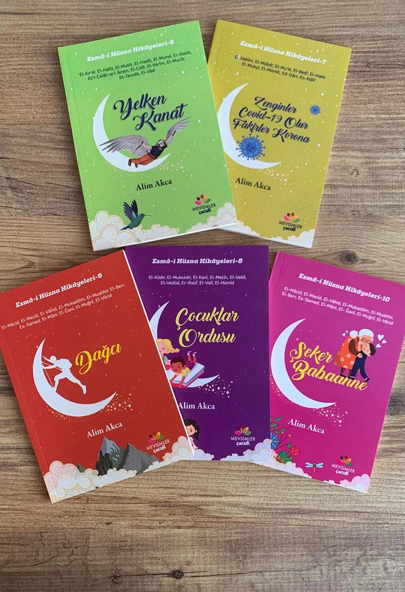 "Esma-i Hüsna Hikayeleri Set 2 | 5 Kitaplık İslami Çocuk Serisi Çocuklara Allah’ın 5 güzel ismini hikâyelerle anlatan Esma-i Hüsna Hikayeleri'nin devamında: "Çocuklar Ordusu, Dağcı, Şeker Babaanne, Yelkenkanat, Zenginler Covid Olur." kitapları yer alıyor.